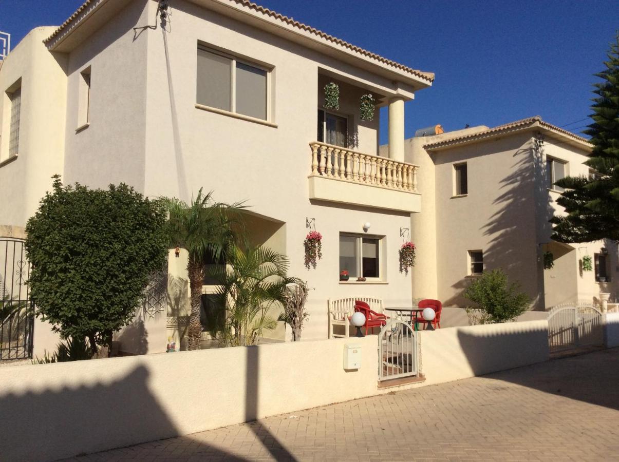 Quality Villa With Pool In Superb Location In Paphos 만드리아 외부 사진