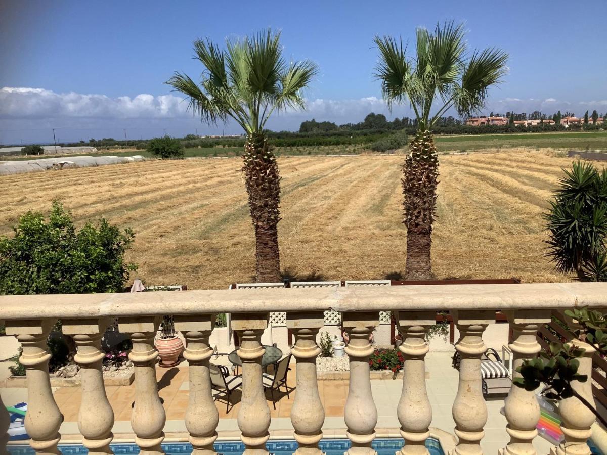 Quality Villa With Pool In Superb Location In Paphos 만드리아 외부 사진