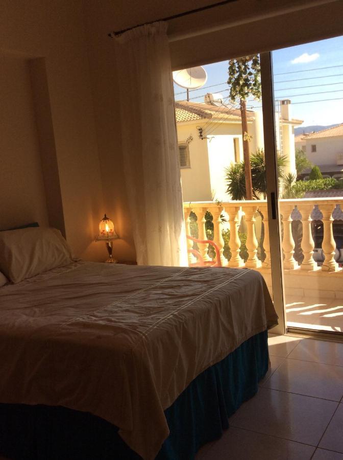 Quality Villa With Pool In Superb Location In Paphos 만드리아 외부 사진